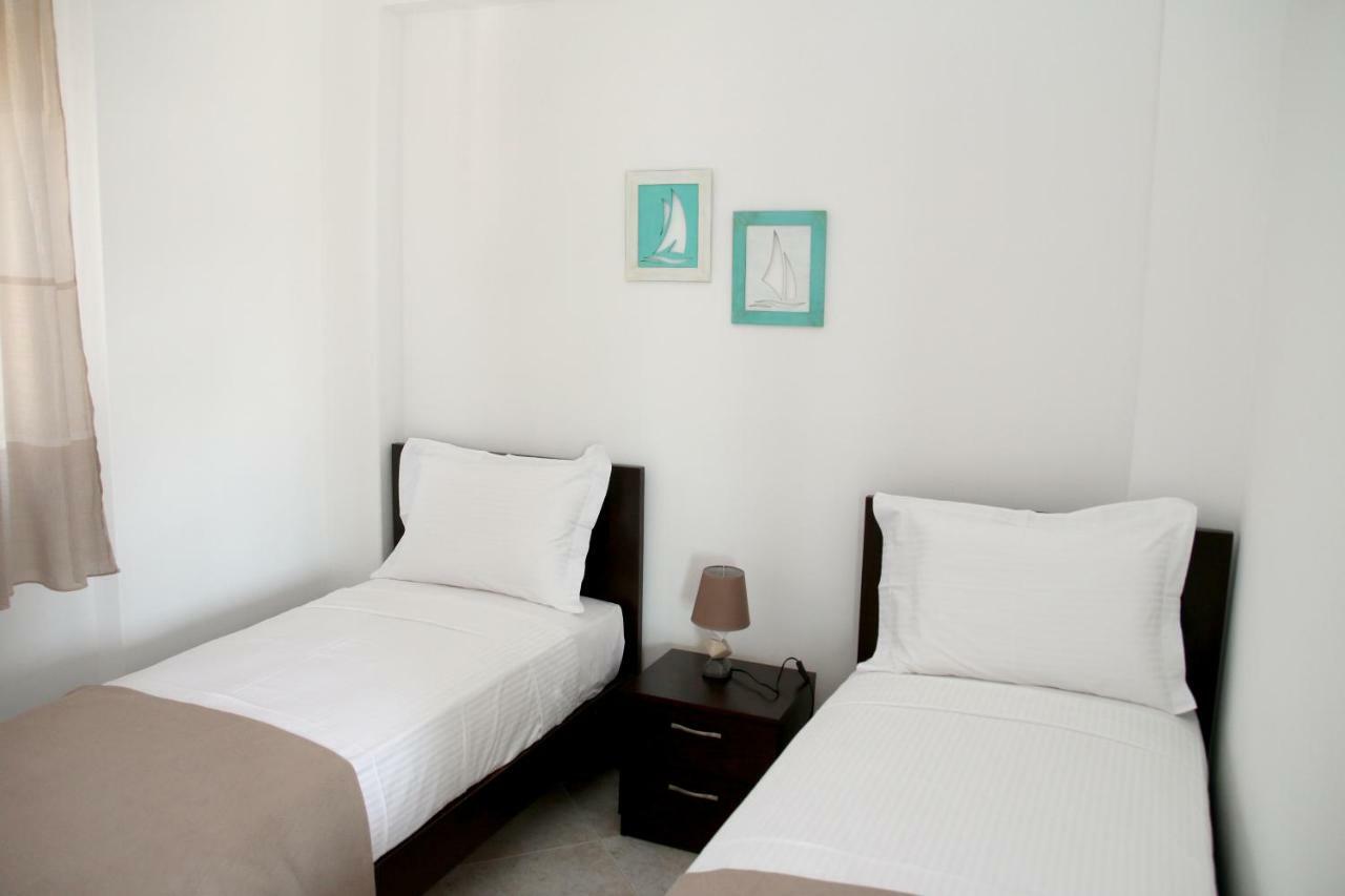 S&S Pura Vida Apartment Палиурион Екстериор снимка