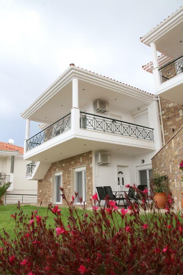 S&S Pura Vida Apartment Палиурион Екстериор снимка